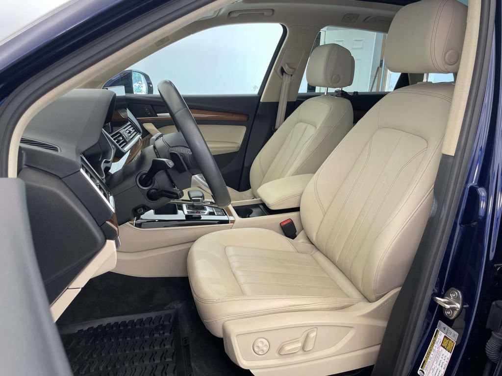 Used 2023 Audi Q5 2.0T Premium Plus w/ Premium Plus Package AWD/4WD image 5
