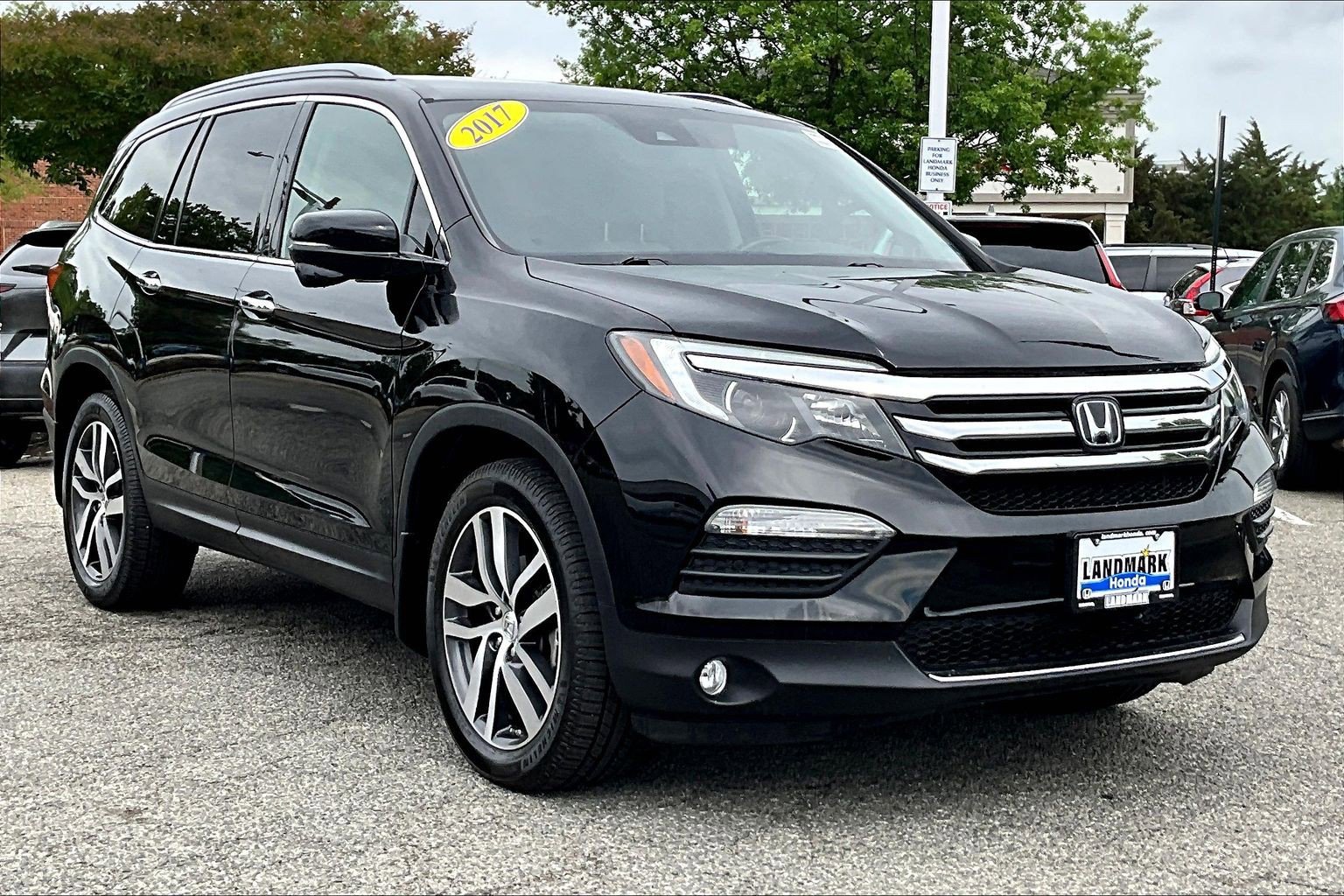 Used 2017 Honda Pilot Touring image 11