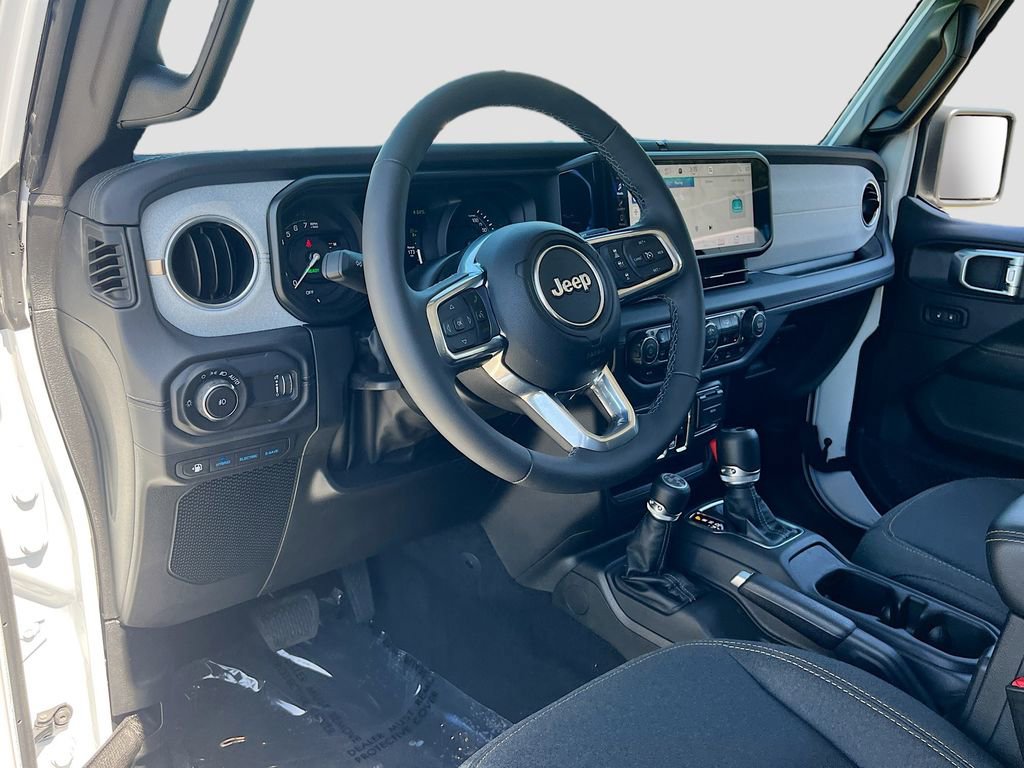 Certified 2025 Jeep Wrangler Unlimited Sahara w/ Safety Group image 9