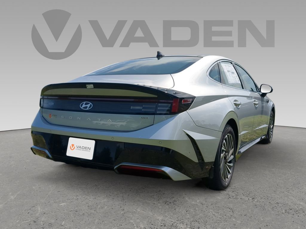 New 2025 Hyundai Sonata Limited image 25