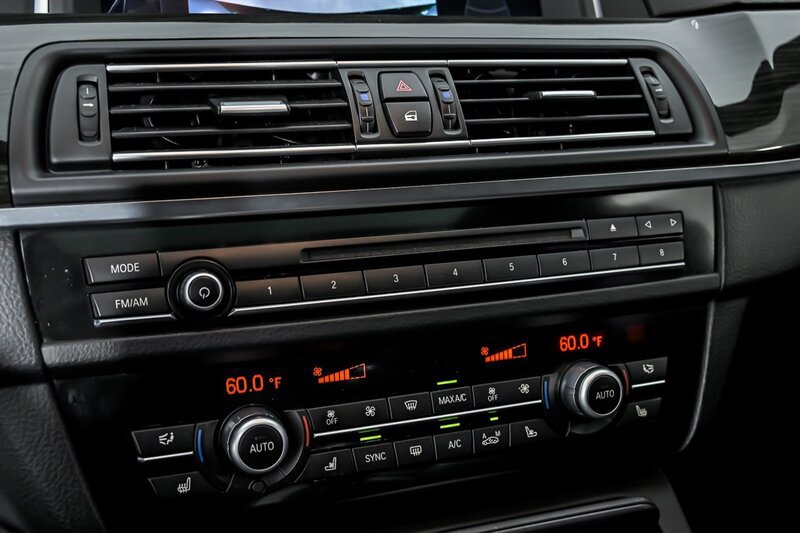 Used 2015 BMW M5 RWD image 29