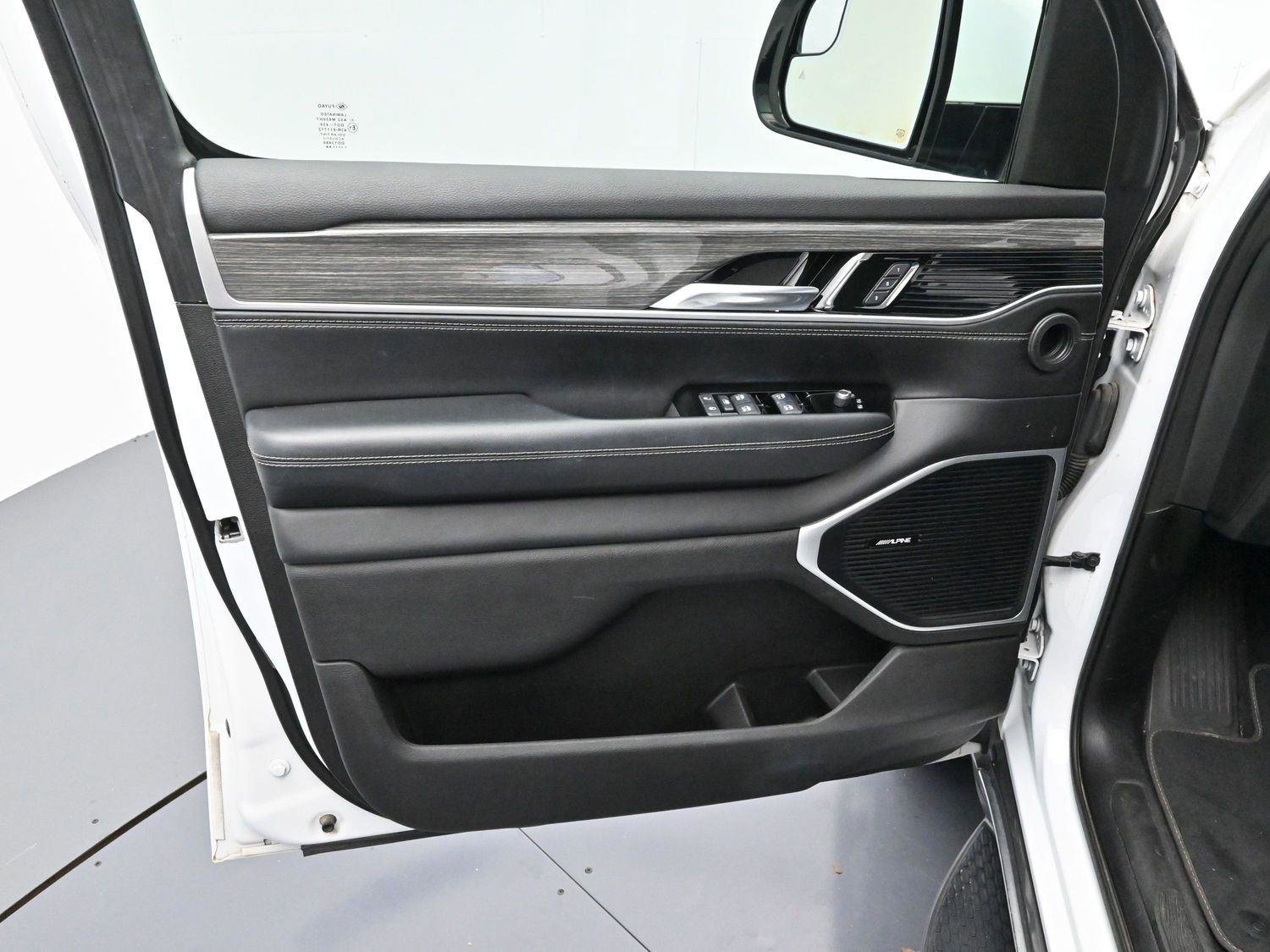 Used 2022 Jeep Wagoneer Series II image 9