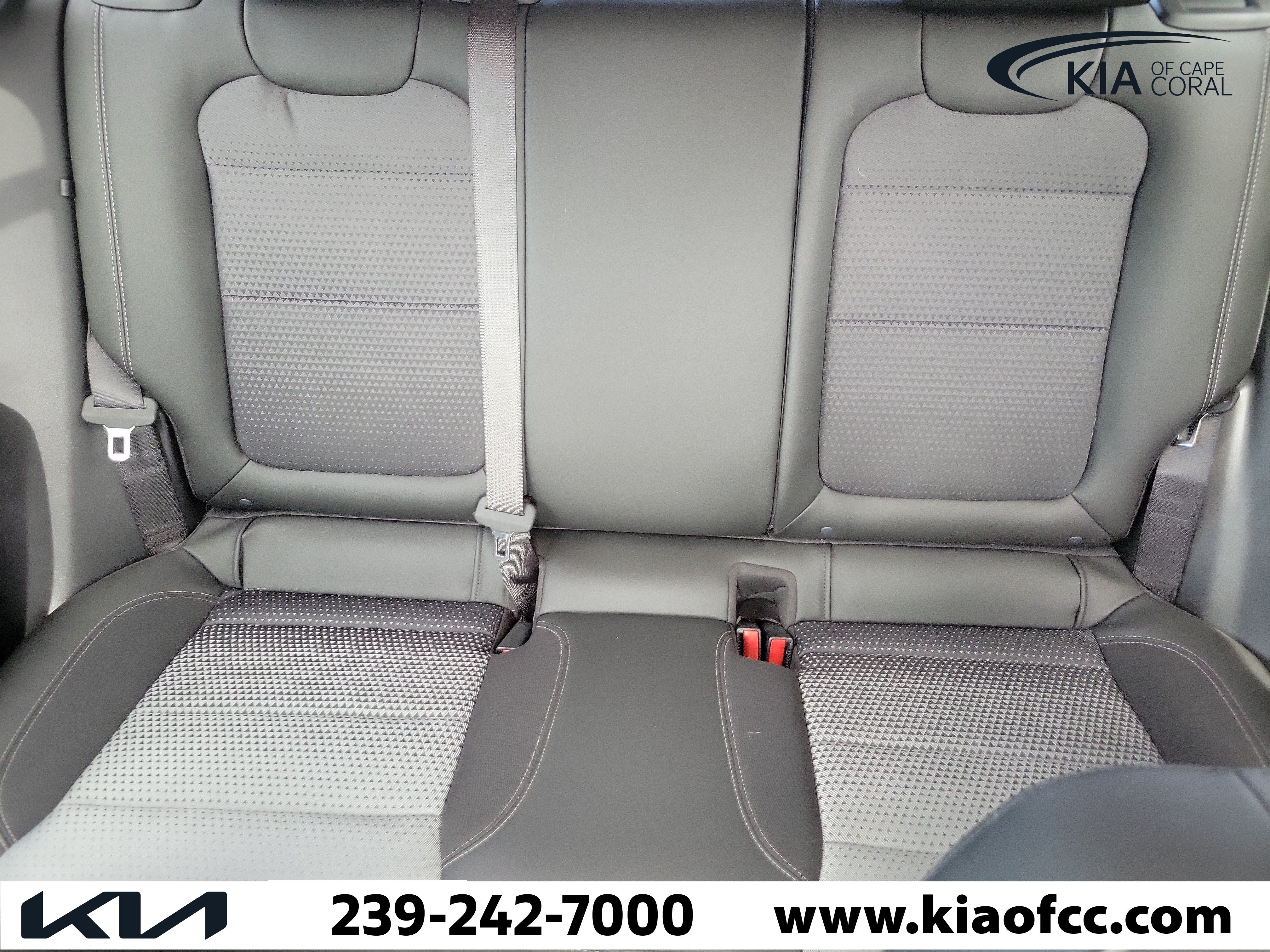 Used 2025 Chevrolet Trax LT w/ Driver Confidence Package FWD image 30