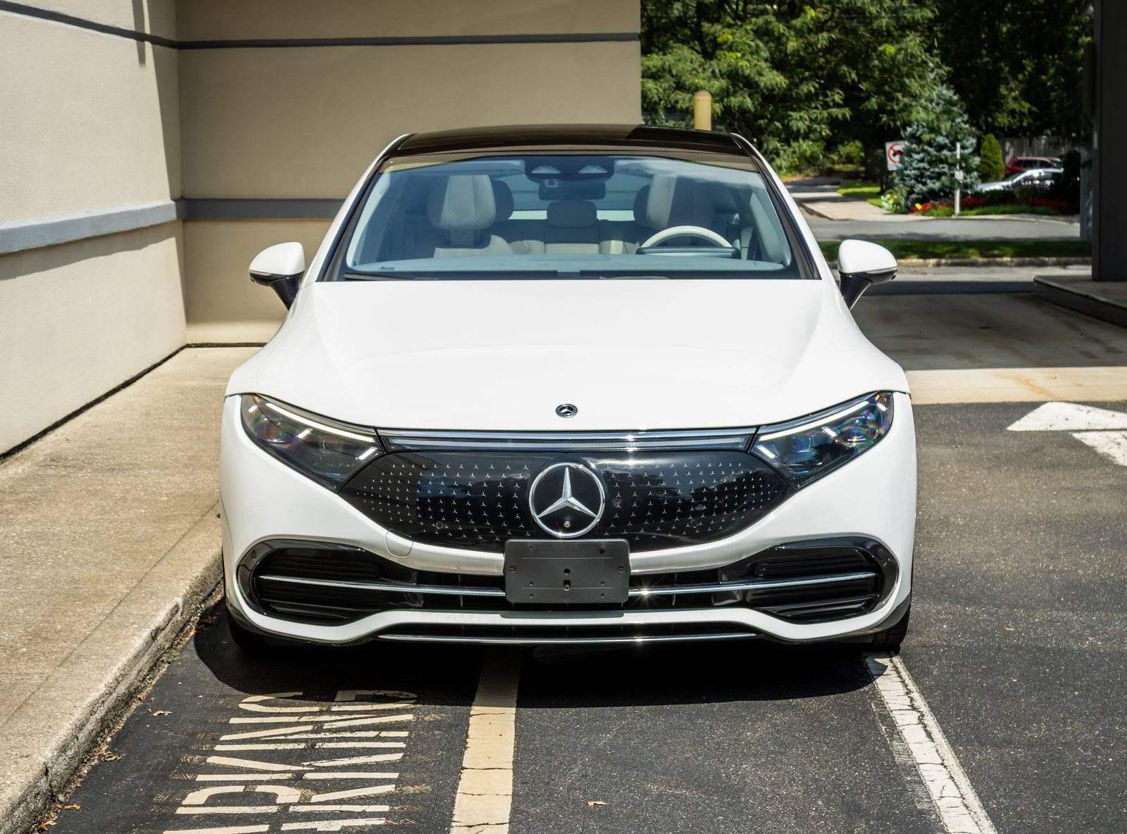 Used 2022 Mercedes-Benz EQS 450+ Sedan image 2