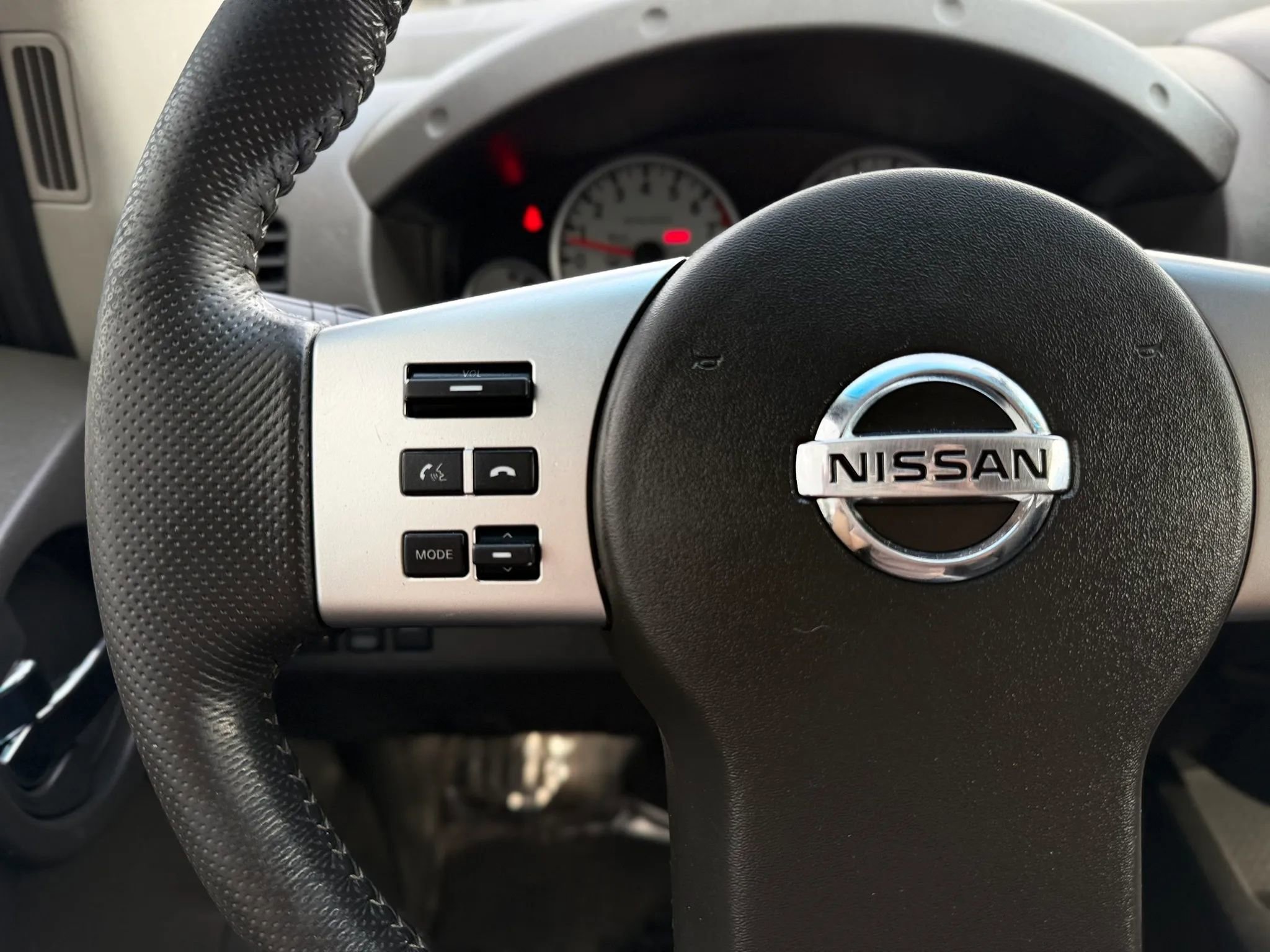 Used 2014 Nissan Xterra PRO-4X w/ Nevada Tow Package AWD/4WD image 26