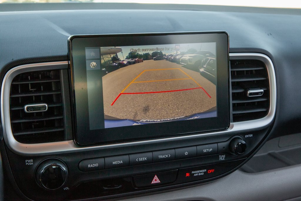 Used 2023 Hyundai Venue SEL image 16