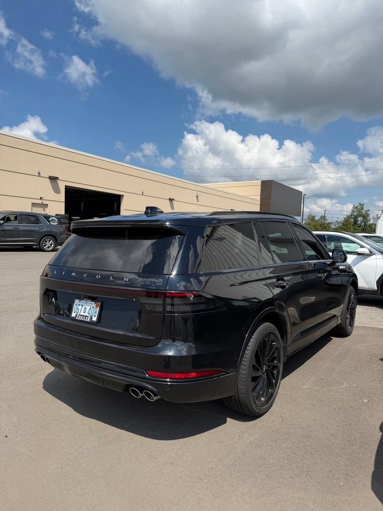 Used 2025 Lincoln Aviator Reserve w/ Equipment Group 201A AWD/4WD image 3