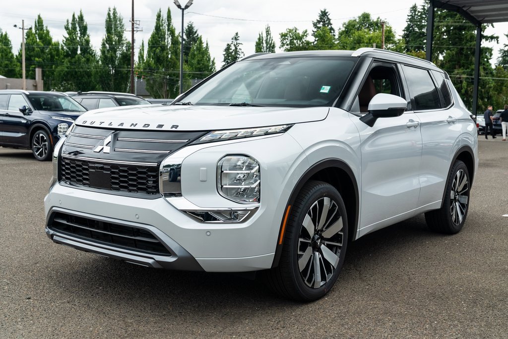 New 2025 Mitsubishi Outlander SEL image 3