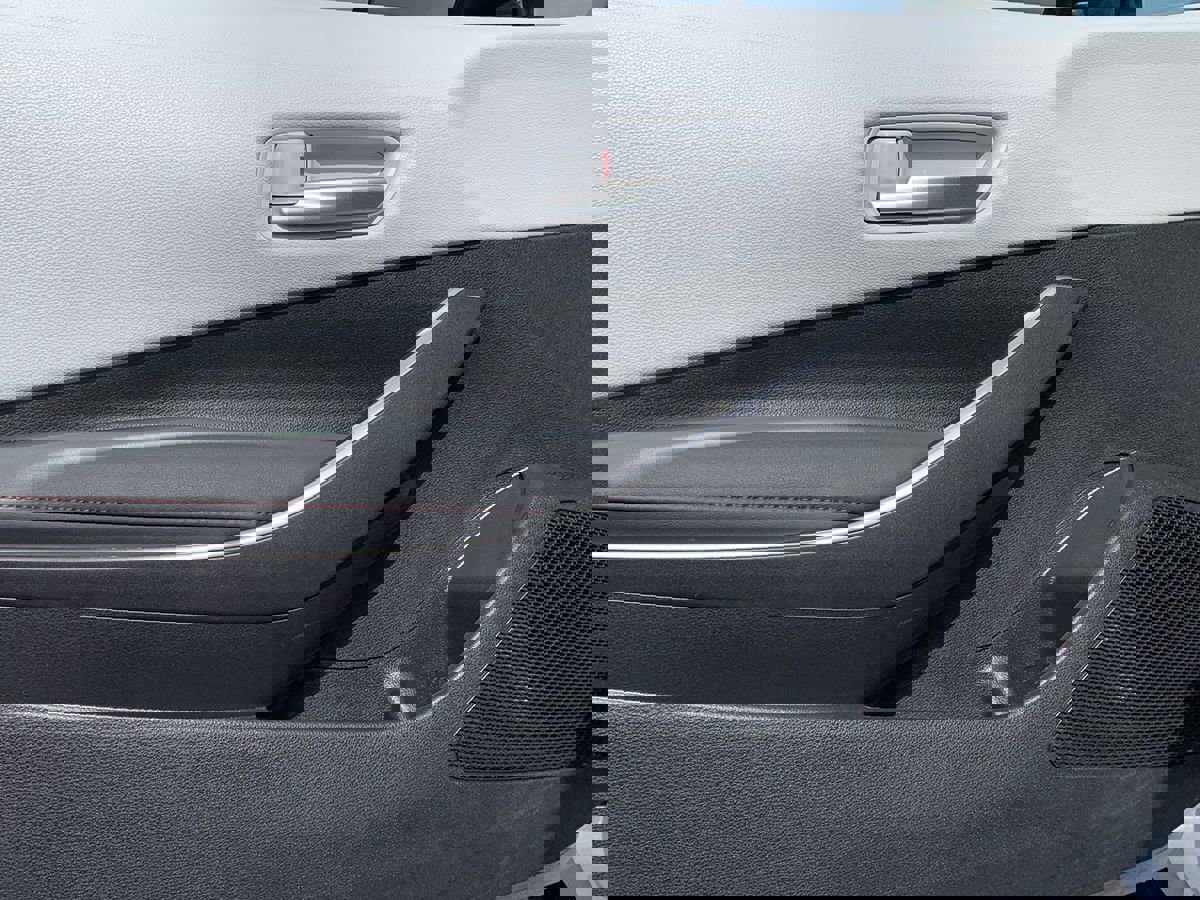 Used 2023 Toyota Corolla SE image 13