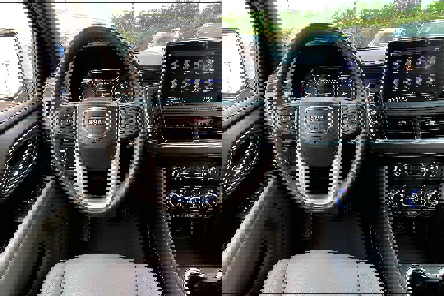 Used 2021 GMC Yukon SLT w/ SLT Premium Package image 6