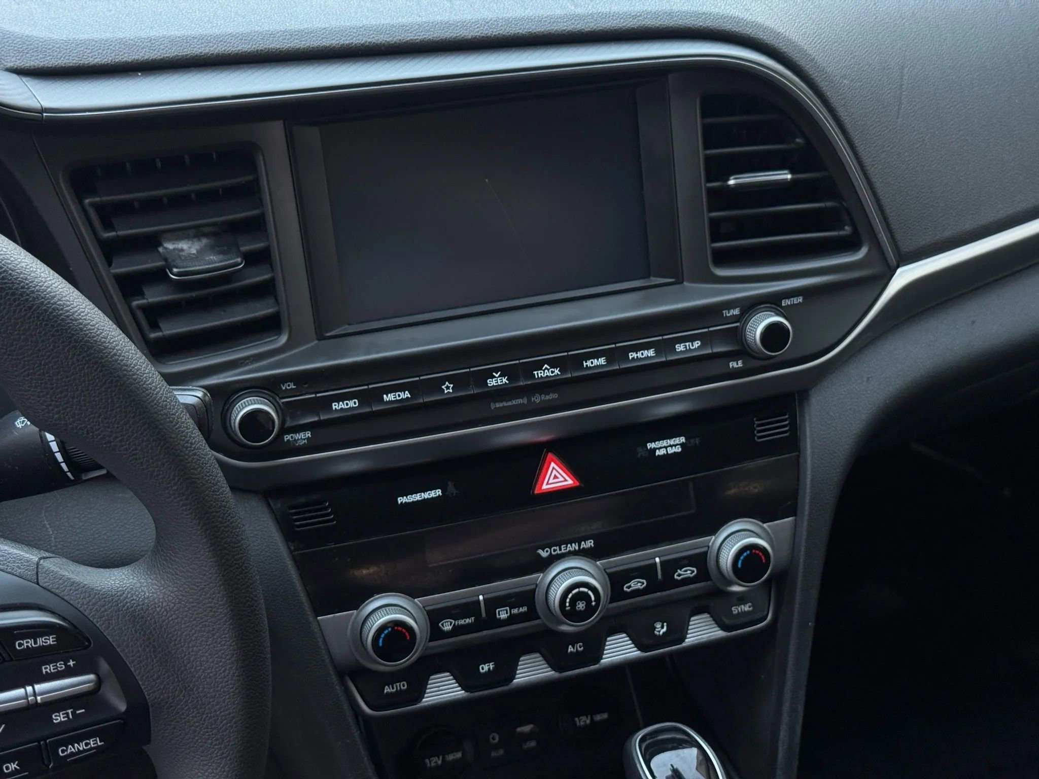 Used 2020 Hyundai Elantra SEL w/ Winter Weather Package image 34