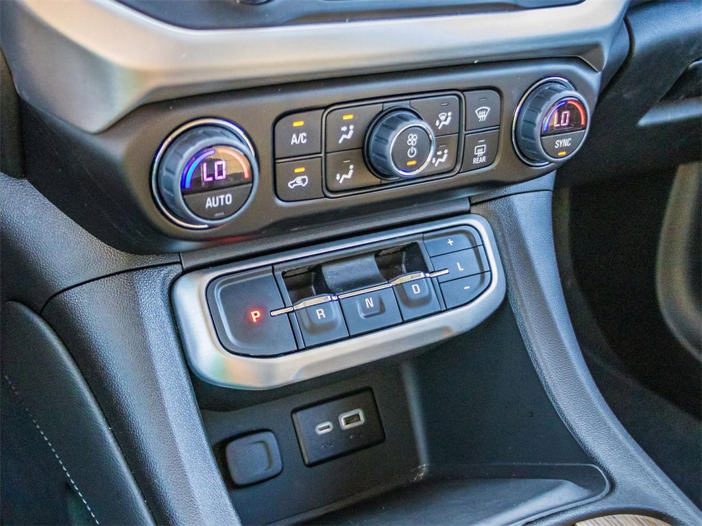 Used 2023 GMC Acadia SLE w/ Driver Convenience Package image 30