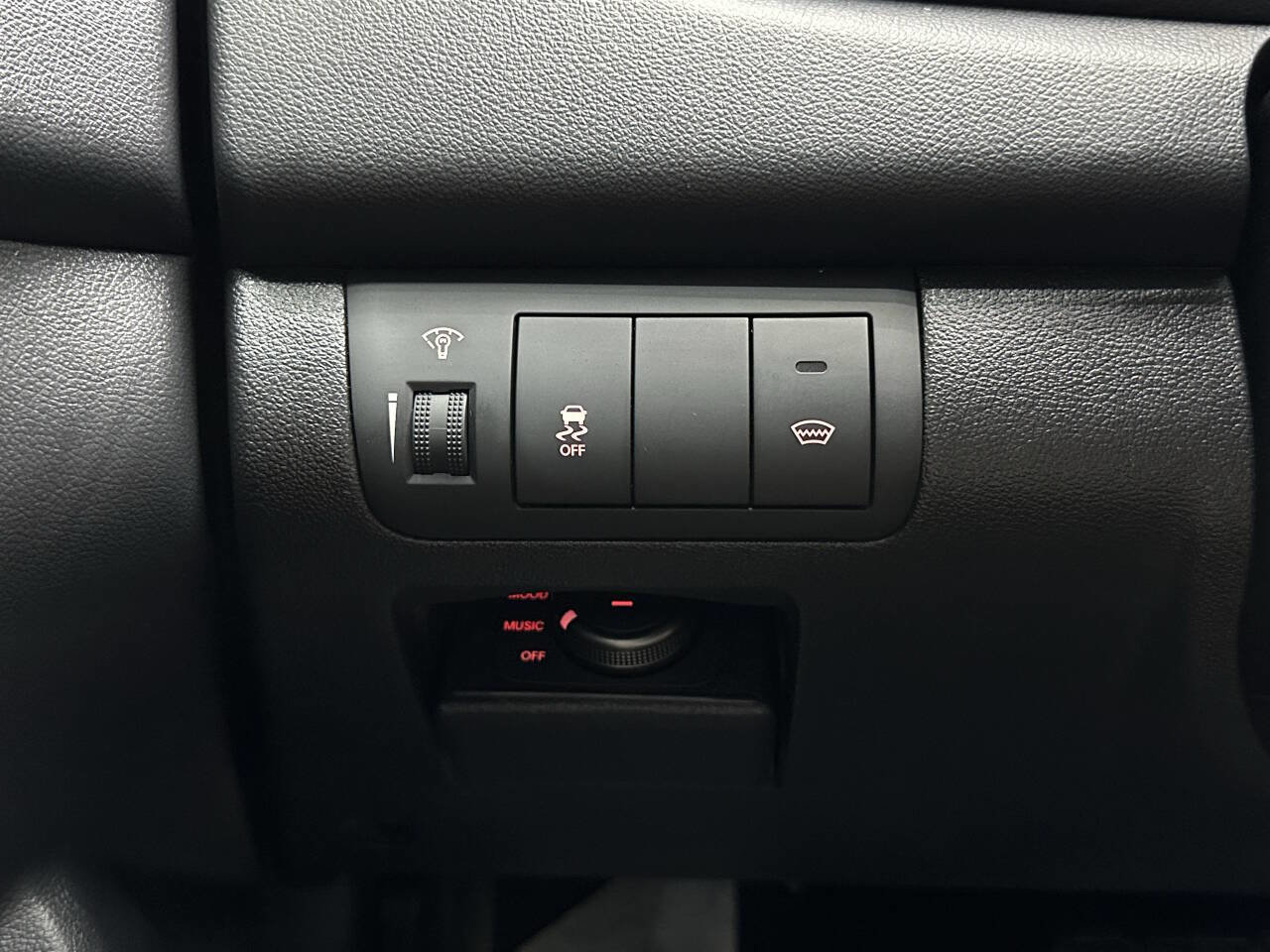 Used 2012 Kia Forte Koup SX w/ Leather Pkg image 23