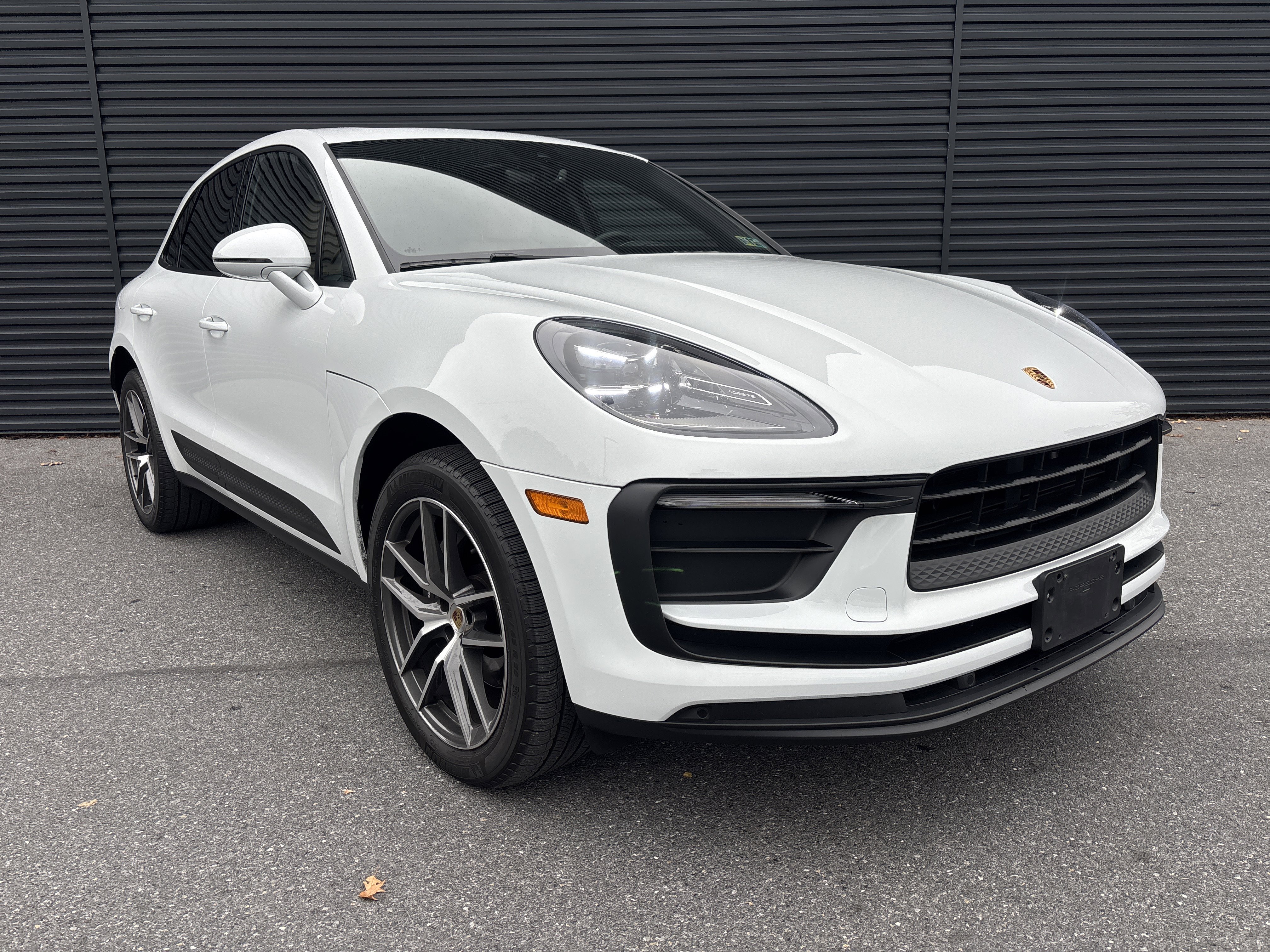 Certified 2022 Porsche Macan image 7