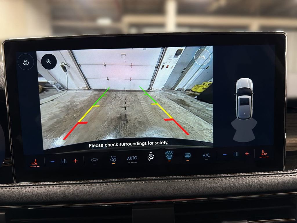 Used 2025 Lincoln Corsair AWD image 25
