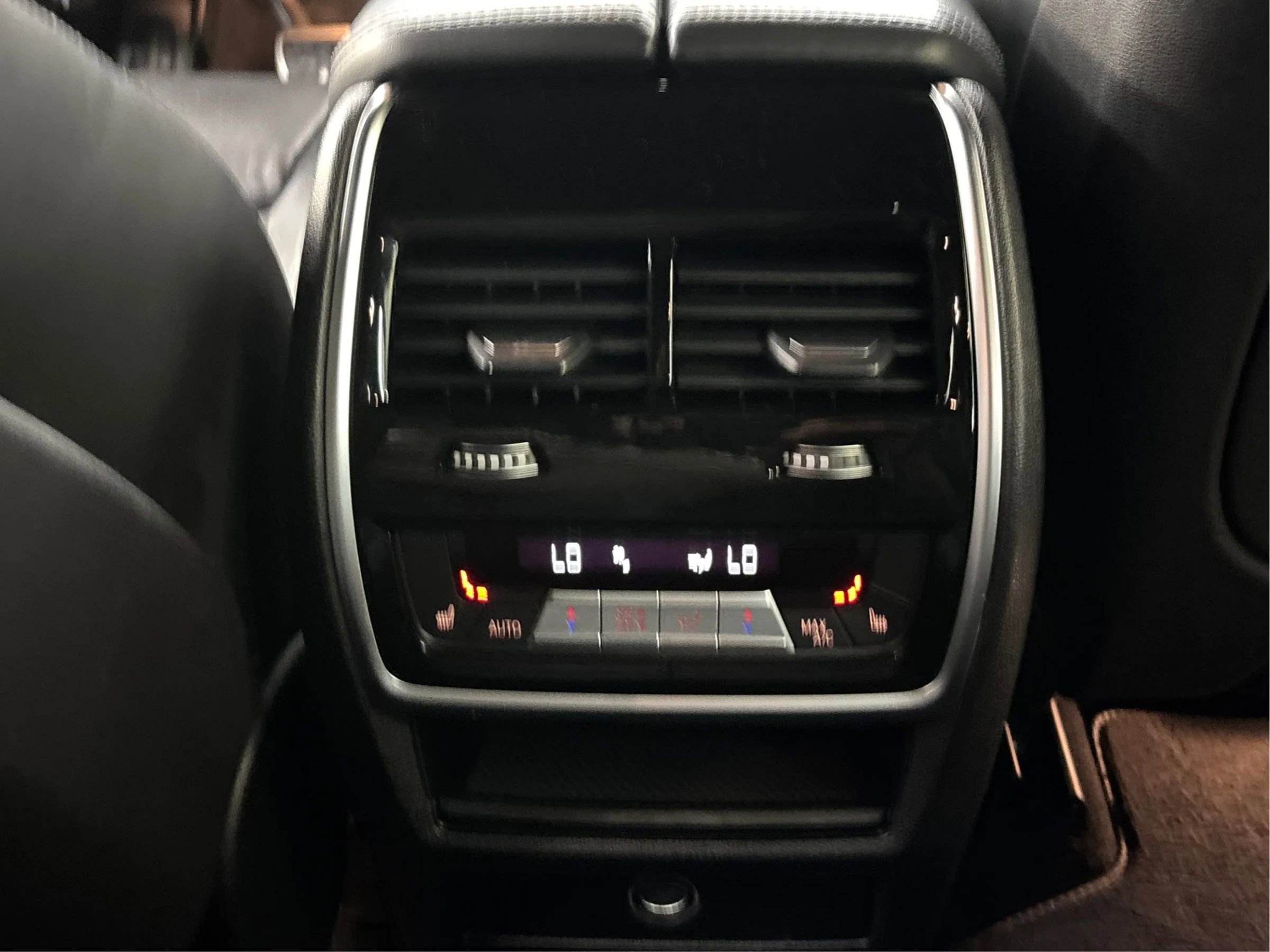 Used 2020 BMW X5 M50i w/ Executive Package image 28