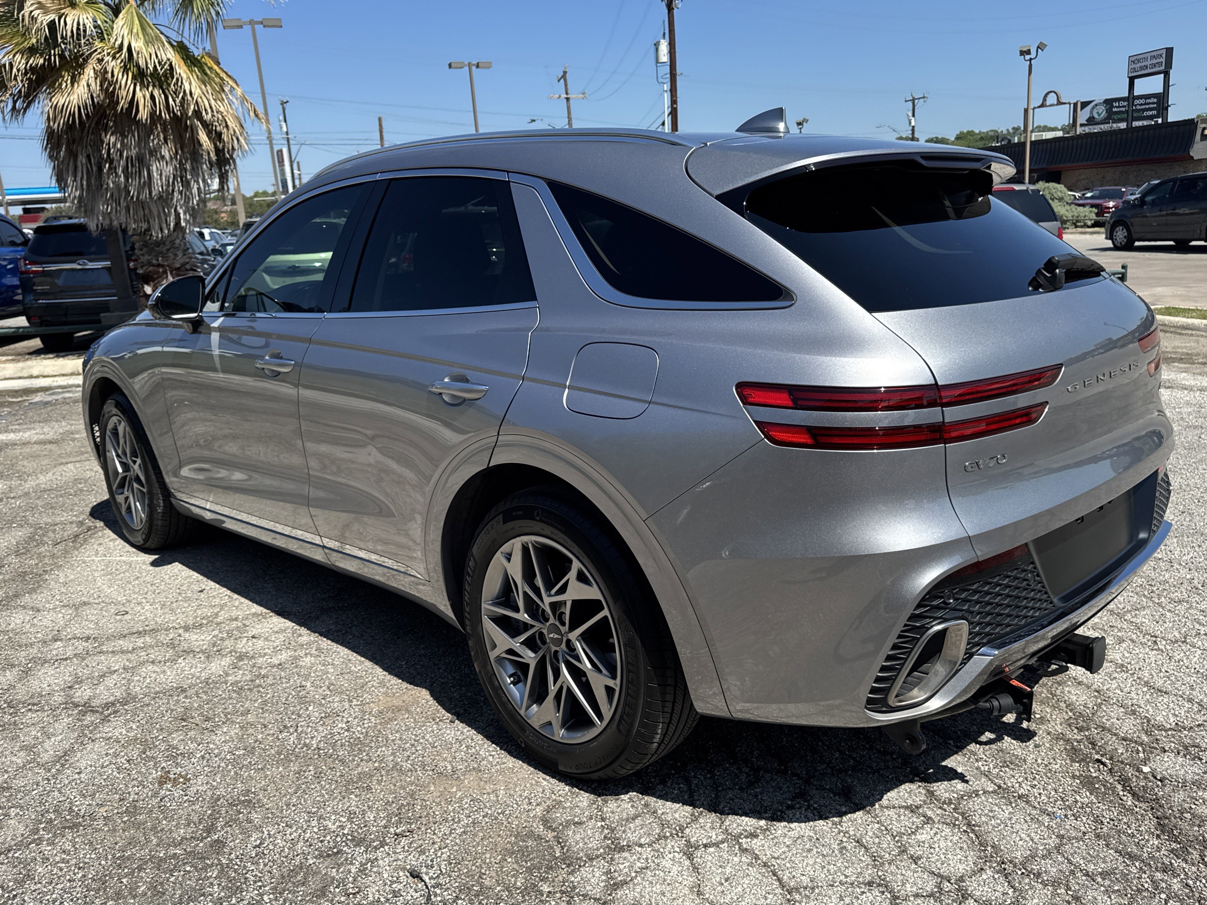 Used 2024 Genesis GV70 2.5T w/ Advanced Package AWD/4WD image 3