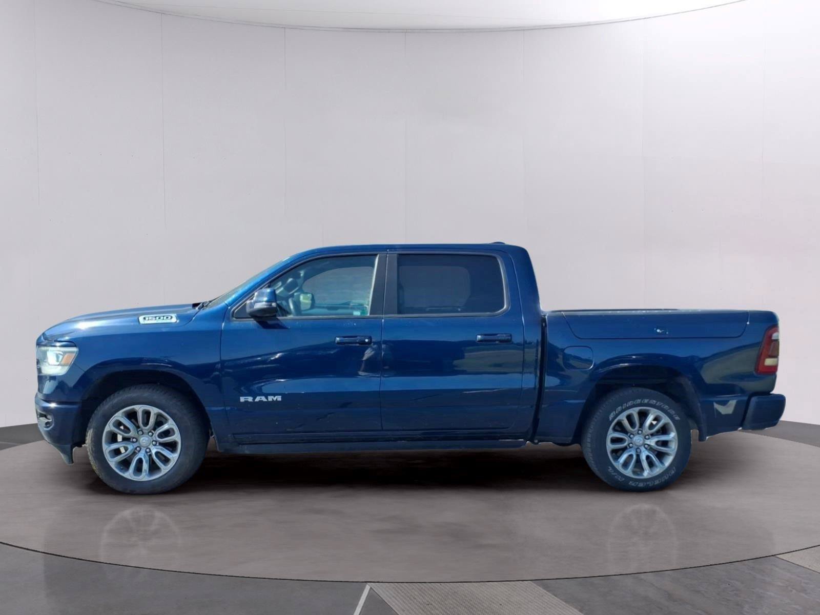 Used 2023 RAM 1500 Laramie AWD/4WD image 3