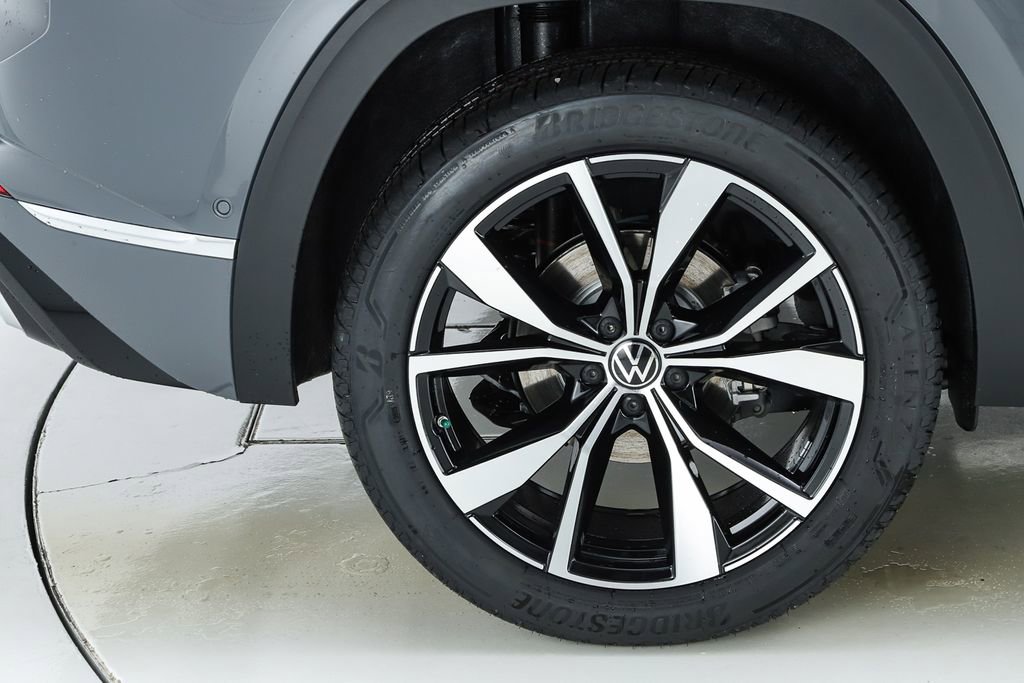 New 2026 Volkswagen Atlas Cross Sport SEL Premium R-Line image 13
