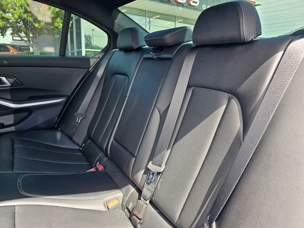 Used 2025 BMW 330i xDrive Sedan w/ M Sport Package image 16