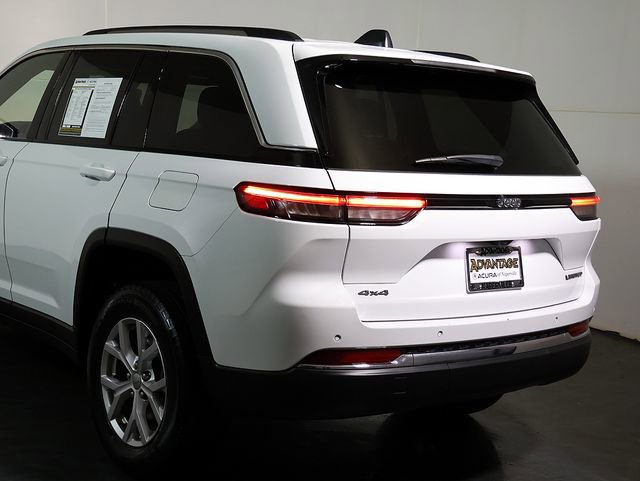 Used 2022 Jeep Grand Cherokee Limited AWD/4WD image 11