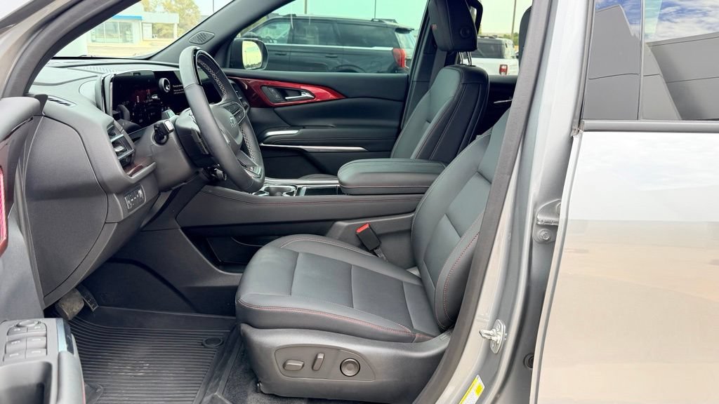 Used 2024 Chevrolet Traverse Z71 w/ Enhanced Driving Package AWD/4WD image 19