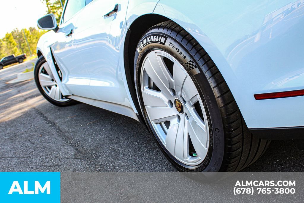 Used 2021 Porsche Taycan image 15