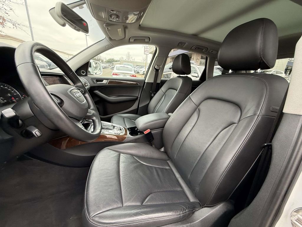 Used 2016 Audi Q5 2.0T Premium Plus w/ Technology Package image 12