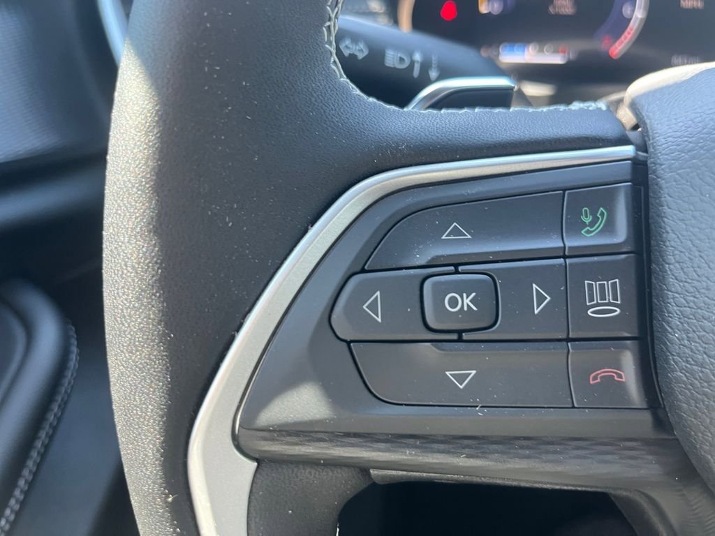 Used 2025 Jeep Grand Cherokee Altitude AWD/4WD image 29