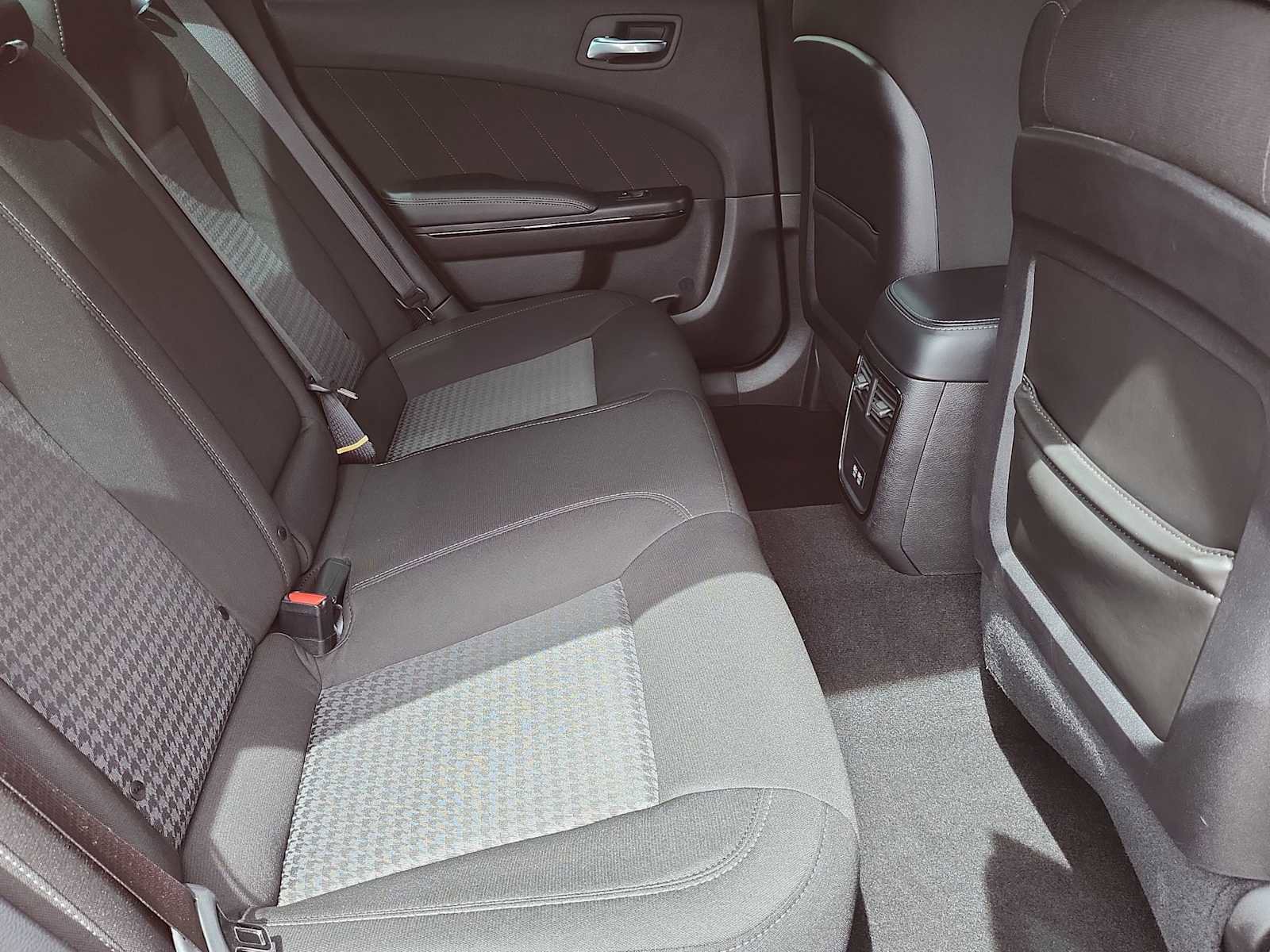 Used 2022 Dodge Charger R/T w/ Blacktop Package image 17