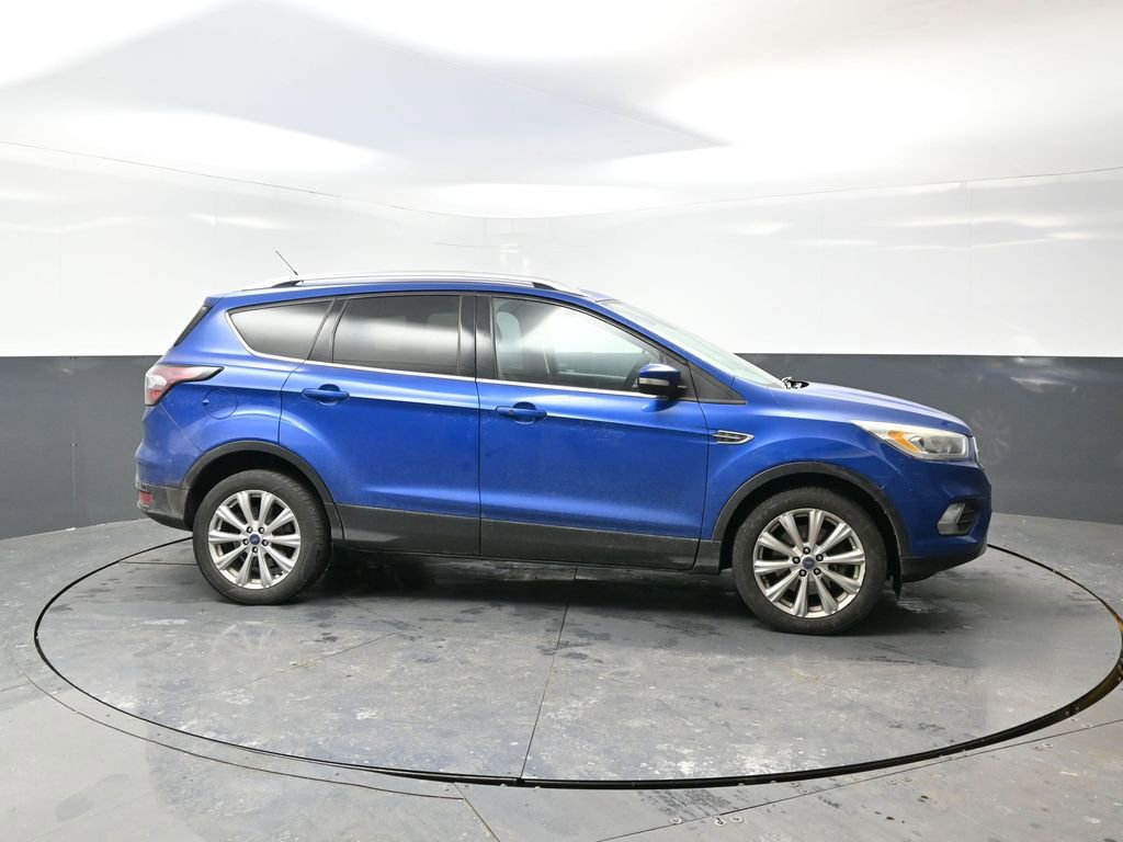 Used 2017 Ford Escape Titanium image 2