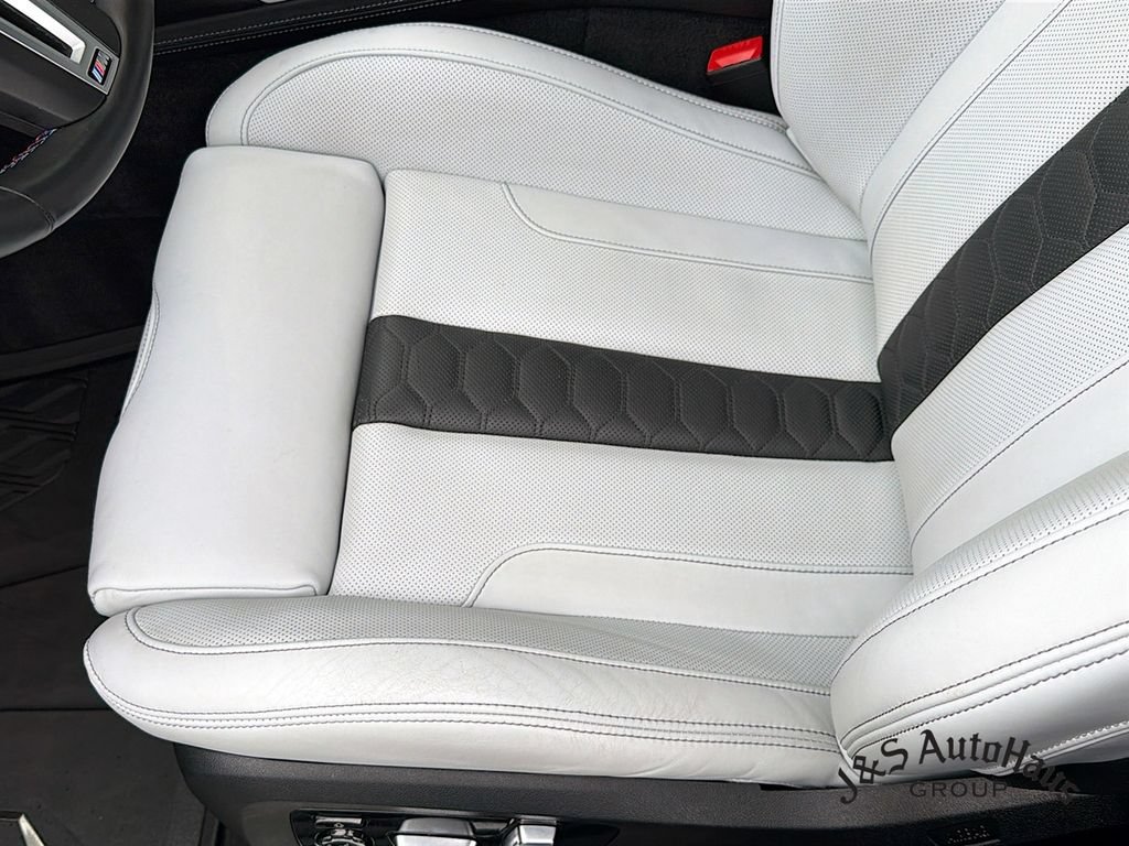 Used 2022 BMW X6 M w/ Executive Package AWD/4WD image 25