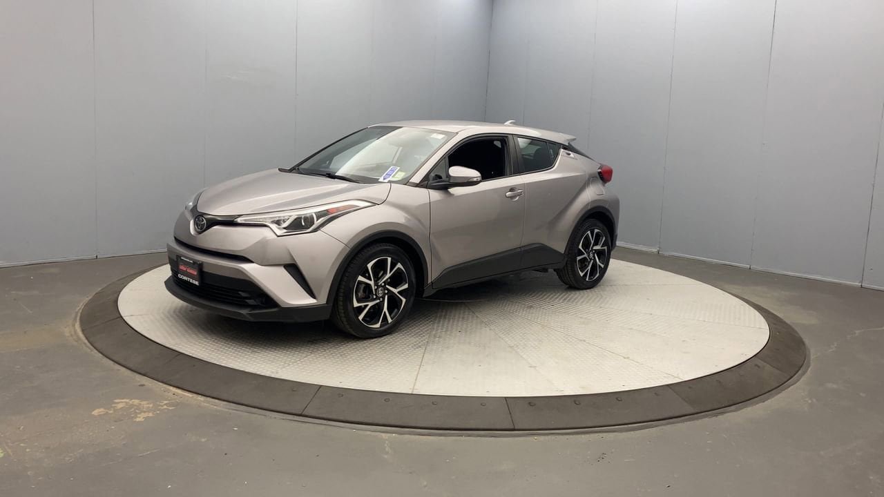 Used 2019 Toyota C-HR XLE FWD image 9