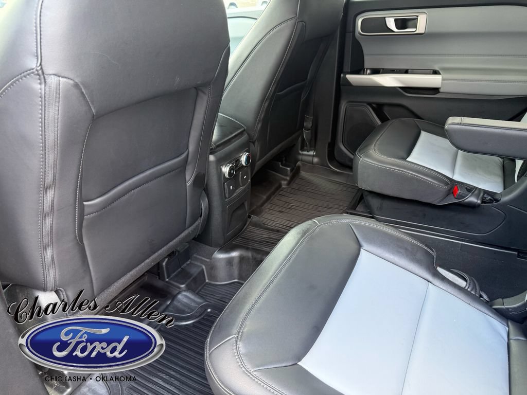 Used 2023 Ford Explorer XLT w/ Equipment Group 202A AWD/4WD image 13