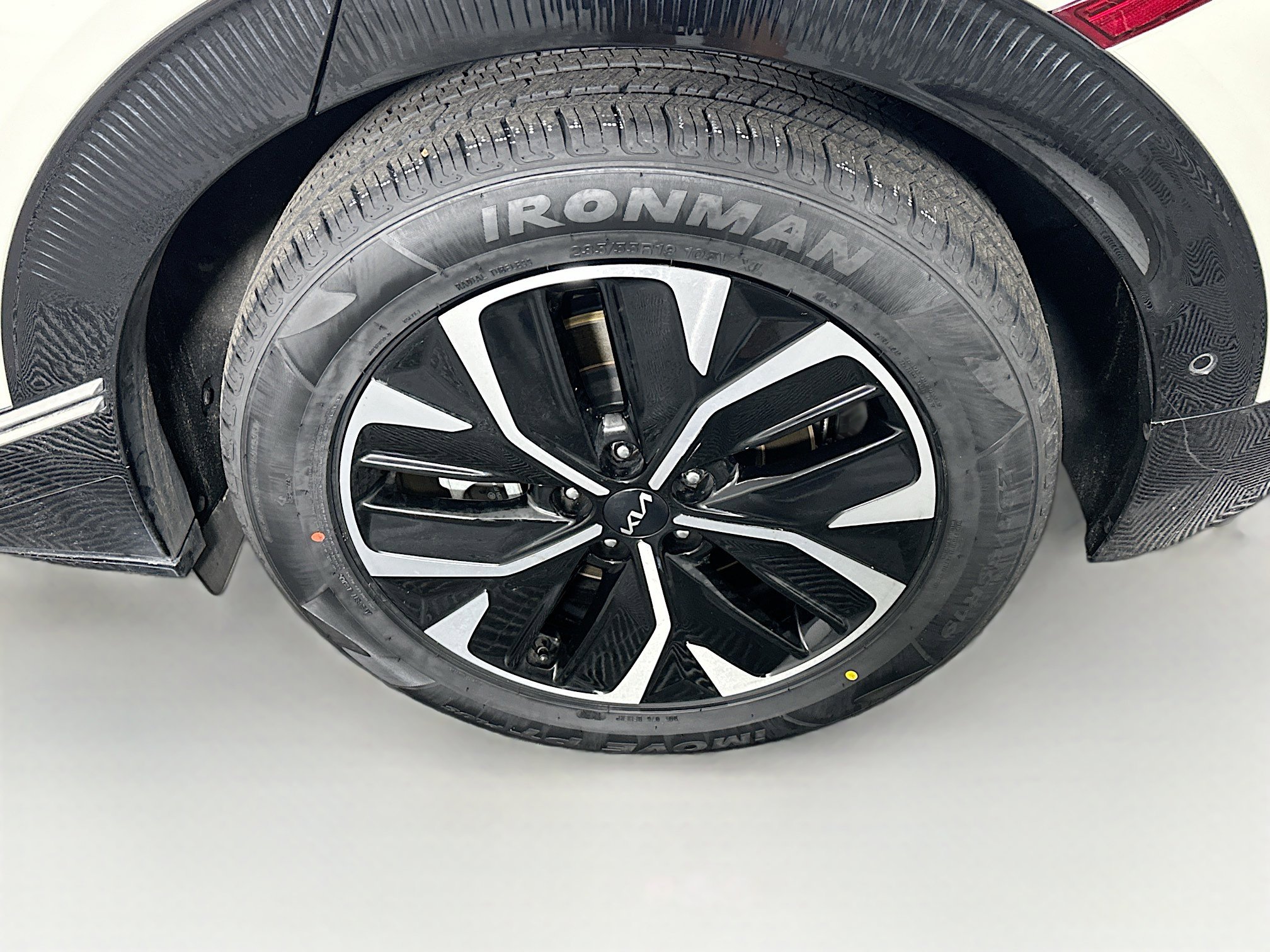 Used 2023 Kia EV6 Wind w/ Wind Technology Package AWD/4WD image 11