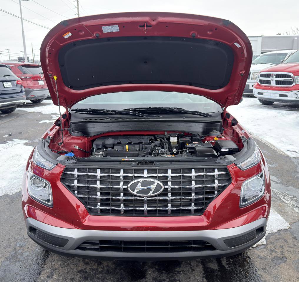 Used 2024 Hyundai Venue SEL FWD image 16