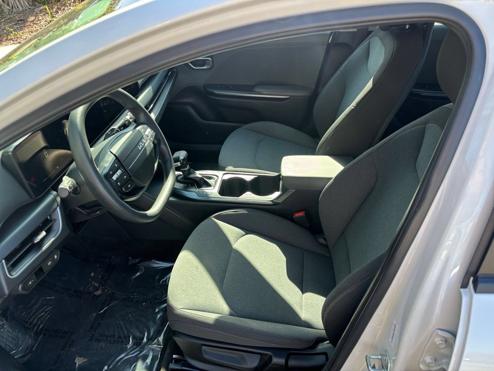Used 2025 Kia K4 FWD image 29