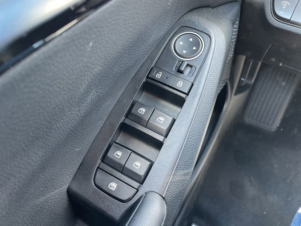 Used 2025 Kia Seltos S AWD/4WD image 23