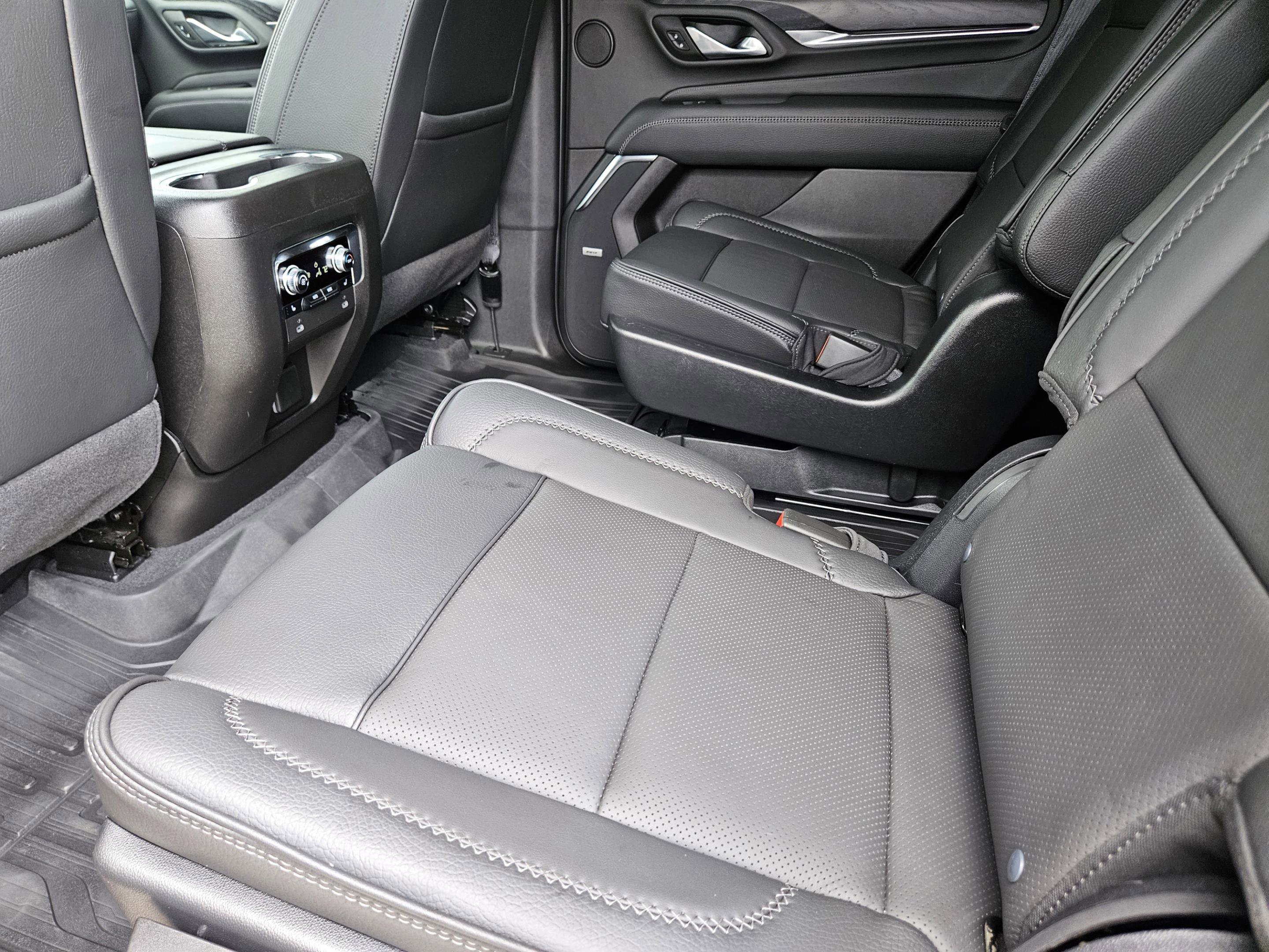 Used 2023 GMC Yukon Denali w/ LPO, Floor Liner Package image 22