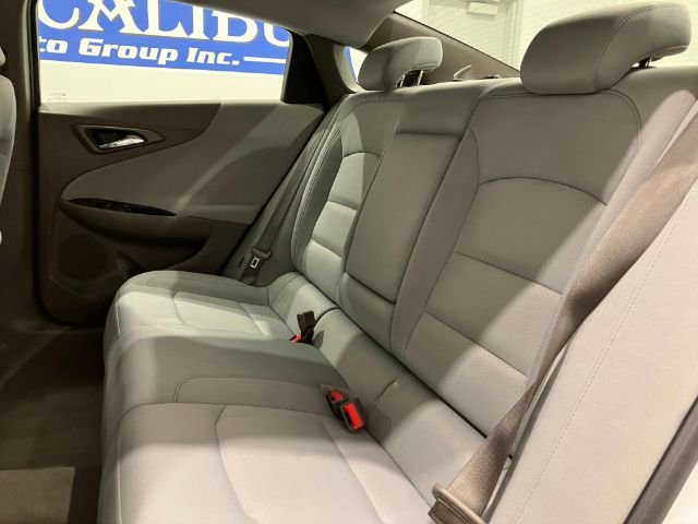 Used 2018 Chevrolet Malibu LT w/ Driver Confidence Package image 37