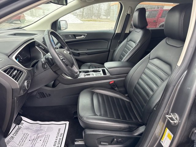 Used 2021 Ford Edge SEL w/ Convenience Package image 9