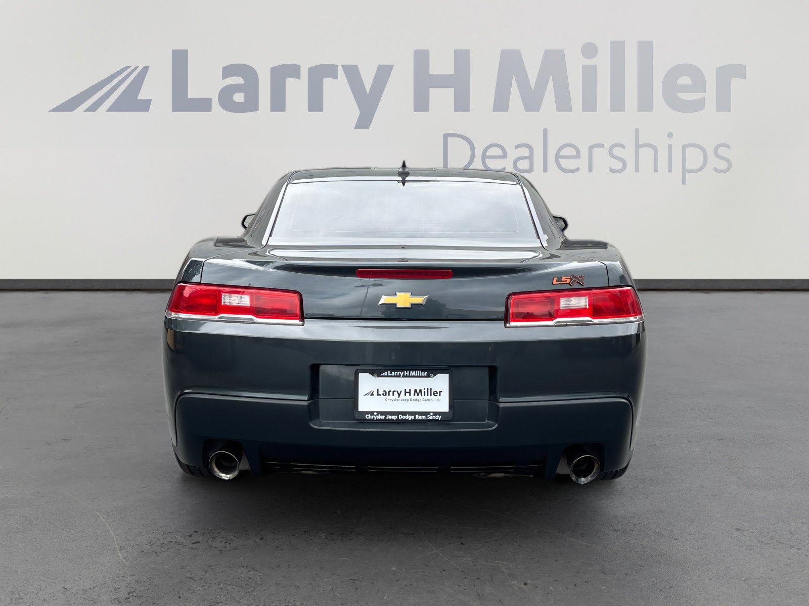 Used 2015 Chevrolet Camaro LS RWD image 4