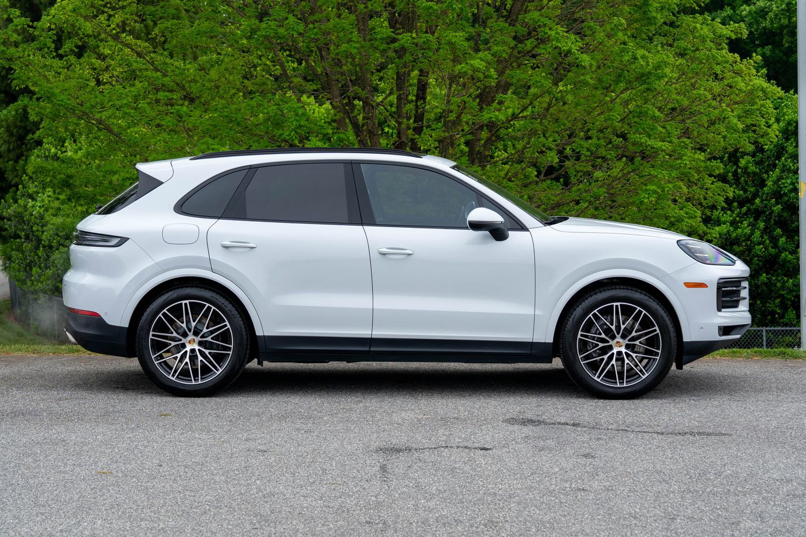 Certified 2024 Porsche Cayenne AWD/4WD image 8