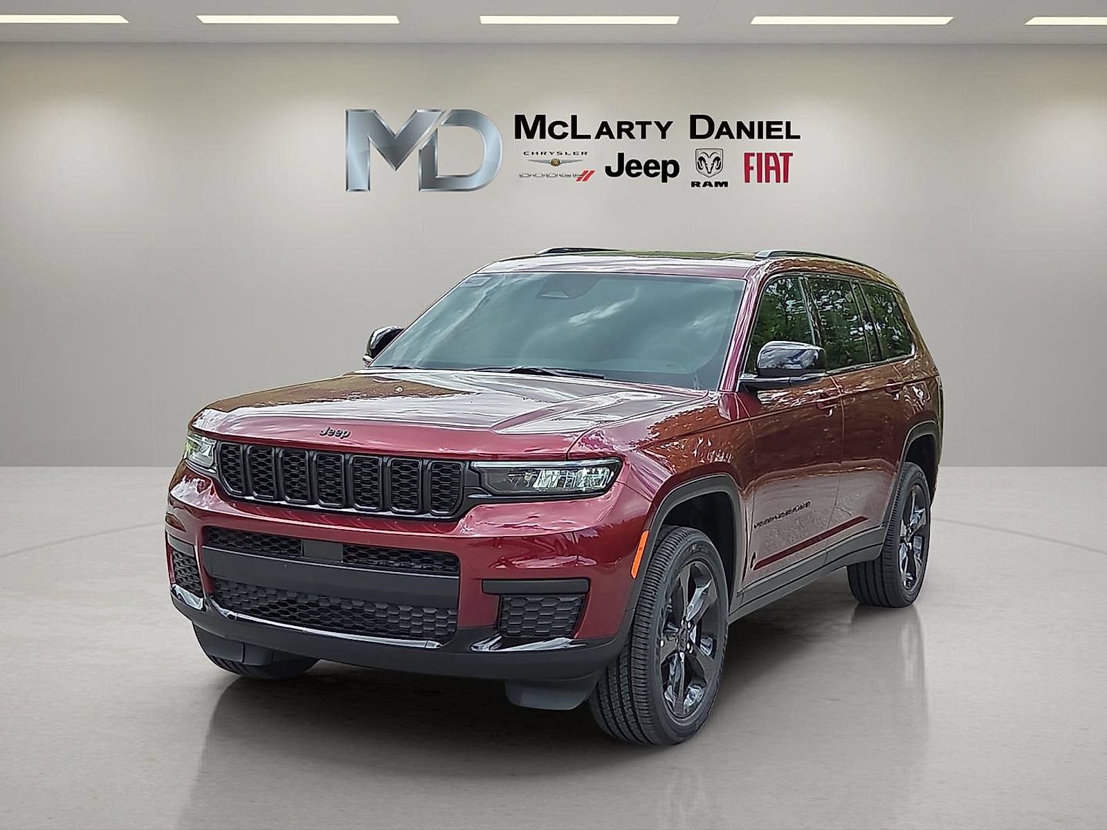 New 2025 Jeep Grand Cherokee L Altitude AWD/4WD image 2