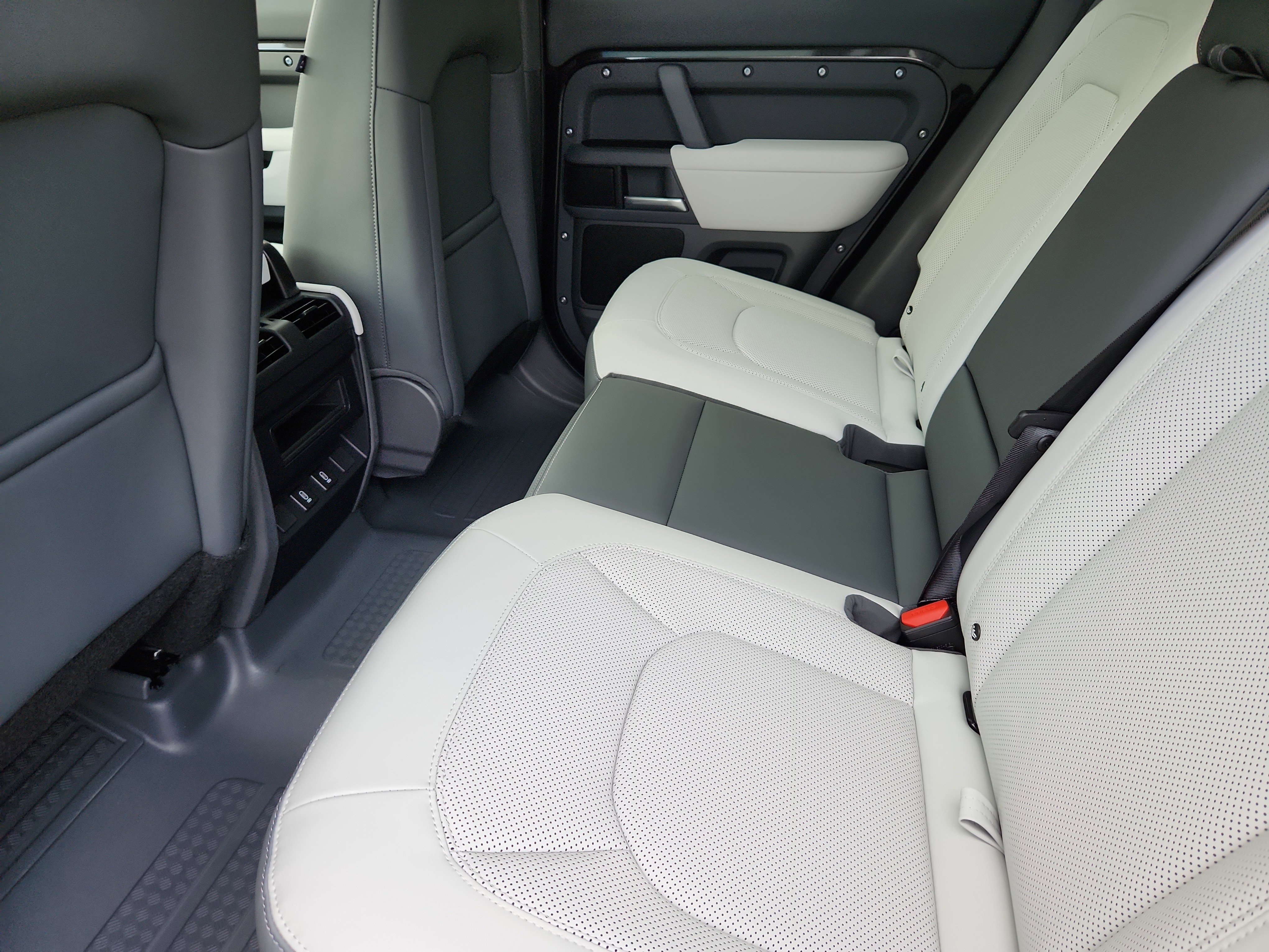 New 2026 Land Rover Defender 110 S image 5