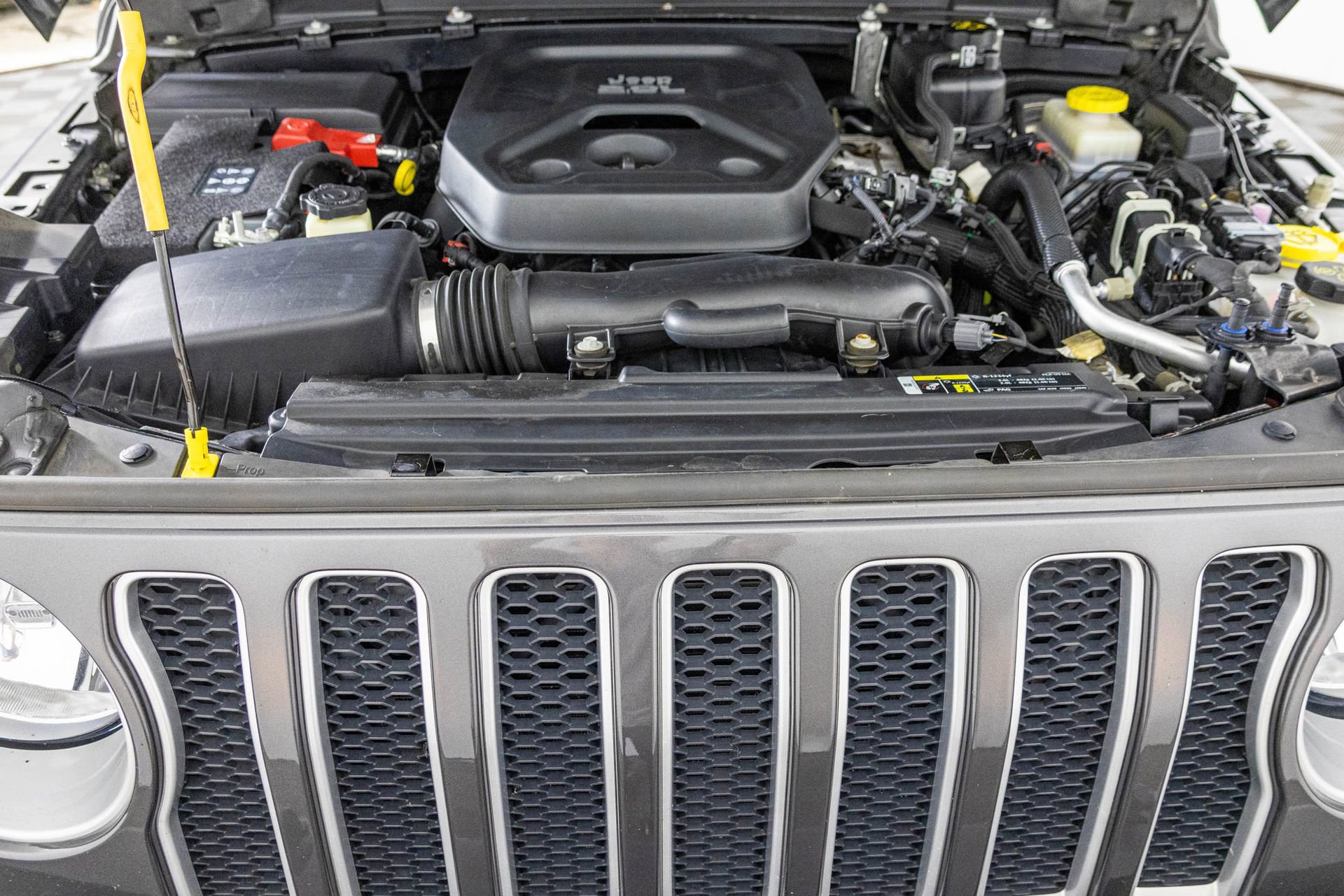 Used 2018 Jeep Wrangler Unlimited Sahara image 41