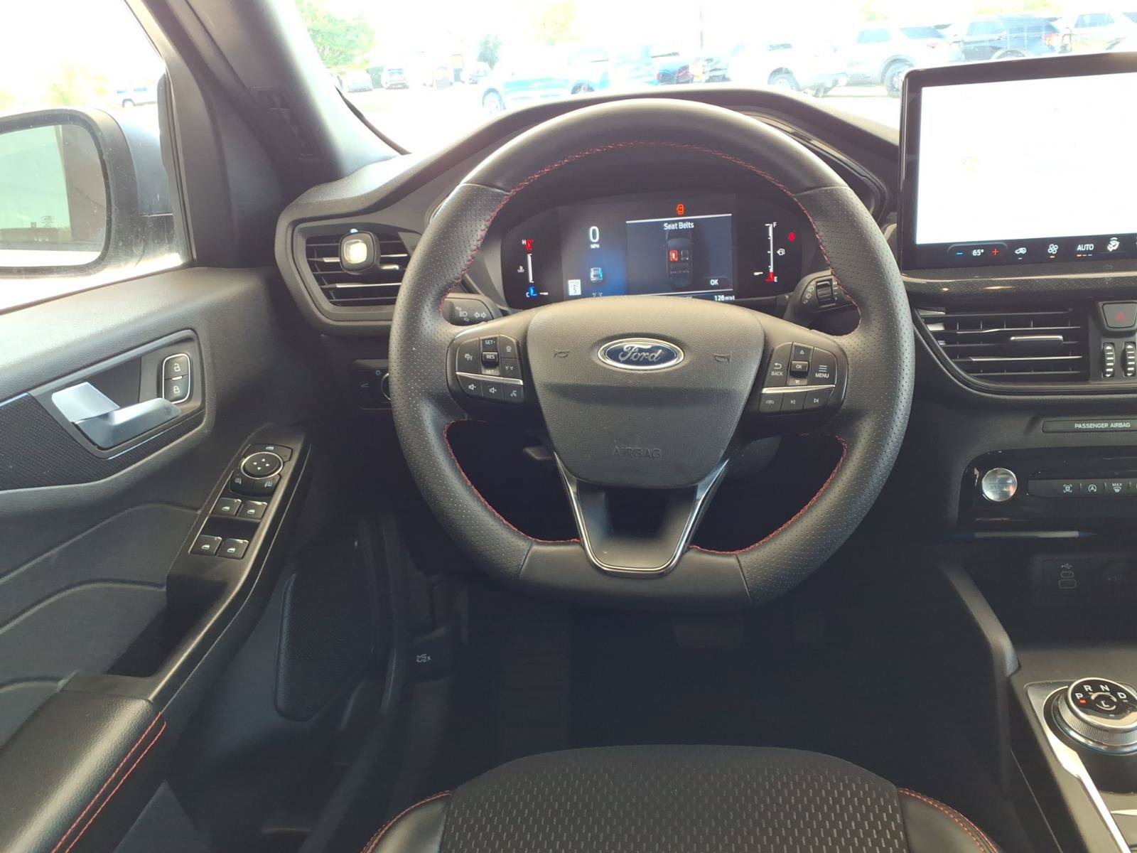 Used 2025 Ford Escape ST-Line w/ Tech Pack #1 FWD image 17