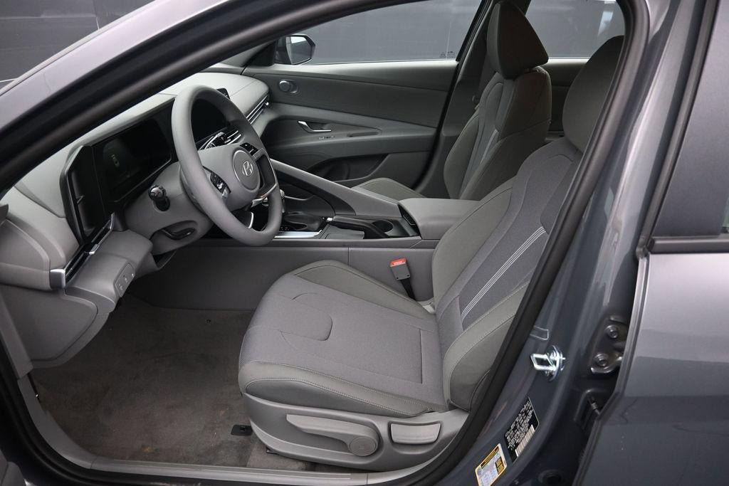New 2026 Hyundai Elantra SE FWD image 9