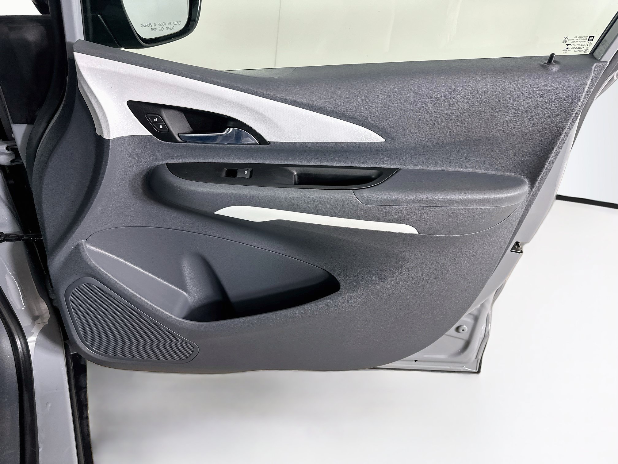 Used 2020 Chevrolet Bolt LT FWD image 30