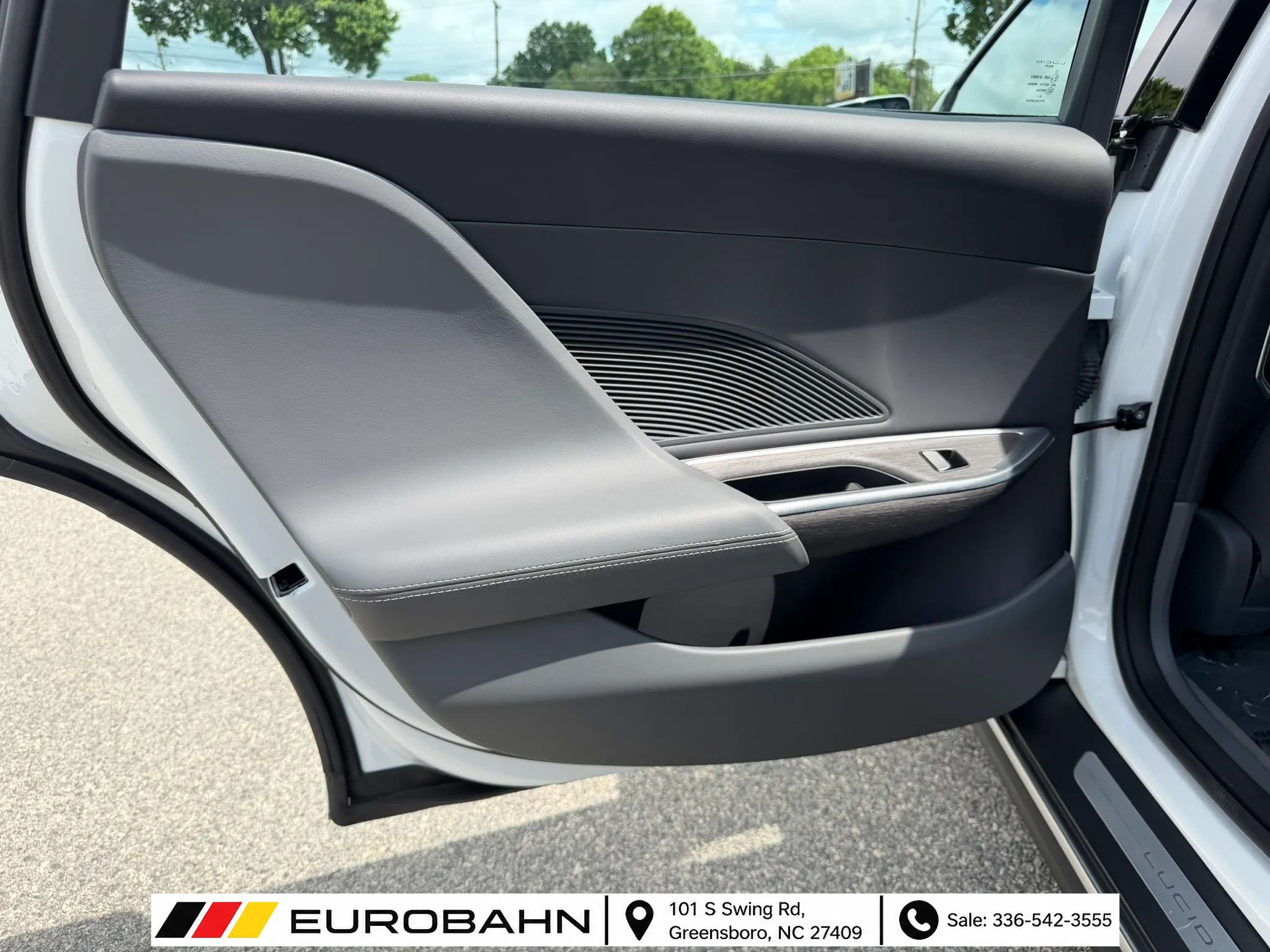 Used 2024 Lucid Air Touring AWD/4WD image 12